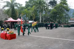 Ha Giang : inhumation des restes de 11 soldats au cimetière des morts pour la Patrie de Vi Xuyen