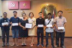 Aides aux victimes vietnamiennes dans l'accident de bus en Thaïlande