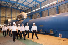 Le chef du gouvernement rend visite à la centrale thermique d'O Mon I