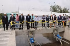 Inauguration d'une usine de traitement des eaux usées dans la ville de Long Xuyen