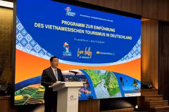 Le directeur de l'Autorité nationale du tourisme du Vietnam, Nguyen Trung Khanh, s'exprime au programme. Photo: VNA