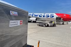 COVID-19 : la Suisse envoie 13 tonnes d'aide médicale au Vietnam