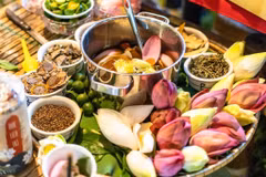 Le festival gastronomique de Huê attire un grand nombre de visiteurs