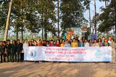 Des femmes cambodgiennes effectuent une visite d’amitié au Vietnam