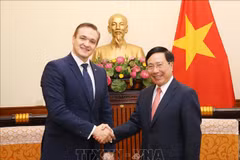 Le vice-PM et ministre des AE Pham Binh Minh reçoit le ministre littuanien de l'Intérieur 