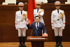 Le président de l’organe législatif chinois félicite le président de l’AN Vuong Dinh Hue