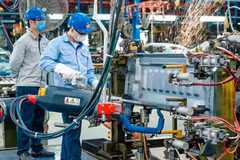 S&P Global: l'indice PMI du Vietnam en mars chute de 3,5 points