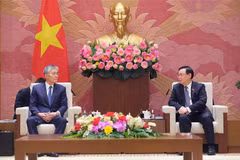 Le président de l’AN Vuong Dinh Huê reçoit le président du groupe japonais Erex