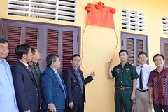 Inauguration d’une école primaire au Laos financée par le Vietnam