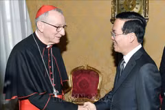 Le président Vo Van Thuong rencontre le secrétaire d'État du Vatican, le cardinal Pietro Parolin
