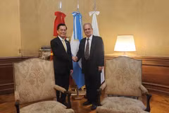 Intensification des relations Vietnam-Argentine