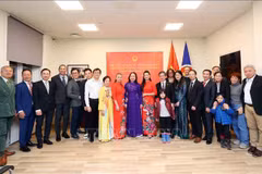 La vice-présidente Vo Thi Anh Xuan rencontre des Vietnamiens en Norvège
