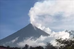 Les Philippines mettent en garde contre une éruption volcanique pour des mois