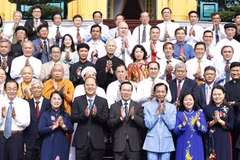 Le président rencontre des agents religieux et des intellectuels typiques de Ho Chi Minh-Ville
