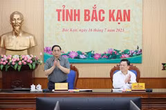 Le PM encourage Bac Kan à se concentrer sur l’économie forestière et le tourisme
