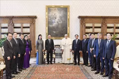 Le présisdent Vo Van Thuong rencontre le pape François au Vatican