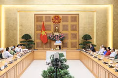 Le PM Pham Minh Chinh rencontre des personnes méritantes de Nam Dinh 