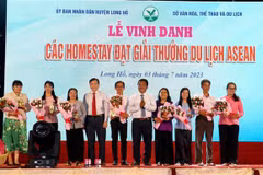 Vinh Long honore les homestay lauréats des prix du tourisme de l'ASEAN