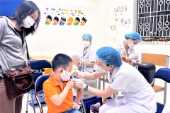 Le Vietnam envisage de sortir le COVID-19 du groupe des maladies infectieuses A