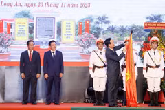 Vo Van Thuong au 60e anniversaire de la victoire de la bataille de Hiêp Hoa à Long An