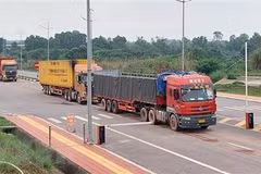 Le poste-frontière international de Mong Cai facilite les exportations du Vietnam vers la Chine
