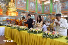 Lors de la célébration du 190e anniversaire de la création de la pagode Khanh Tho. Photo : VNA