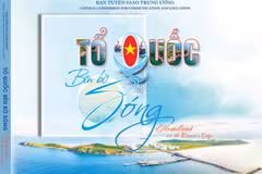 La couverture du livre photos : Tô quôc bên bo song (La Patrie au bord des vagues). 