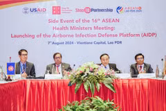 Cérémonie de lancement de la plateforme de défense contre les infections aéroportées (AIDP) lors de la 16e réunion des ministres de la Santé de l'ASEAN. Photo: VietnamPlus