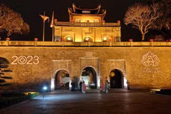 Lancement de la visite nocturne de la Cité impériale de Thang Long aux visiteurs étrangers