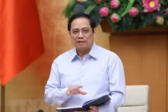 Le Premier ministre Pham Minh Chinh appelle à s’unir pour vaincre l’épidémie de Covid-19