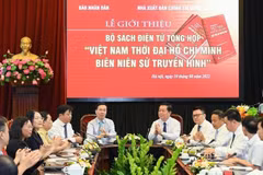 Présentation d’une série de livres d'histoire électroniques sur l'ère Hô Chi Minh