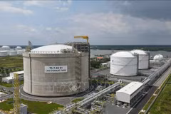 Le terminal de transbordement et de stockage de GNL le plus grand du Vietnam mène officiellement l’exploitation commerciale