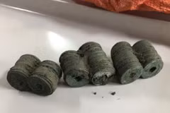 Plus de 100 kg de pièces de monnaie anciennes découvertes à Yên Bai