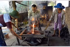 Les fondeurs de Phuoc Kiêu préservent l’artisanat ancien