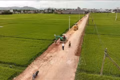 Une route dans la commune de Hoa Dong, district de Tay Hoa, province de Phu Yen. (Photo : VNA)
