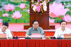 Le Premier ministre Pham Minh Chinh lors de la conférence. Photo : VNA