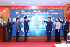 Lancement de la bibliothèque numérique consacrée au secrétaire général du Parti communiste vietnamien Nguyên Phu Trong (1944-2024) à l’adresse: http://nguyenphutrong.stbook.vn/. (Photo : VNA)