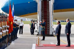 Cérémonie d'accueil en l’honneur du PM Nguyen Xuan Phuc à Moscou