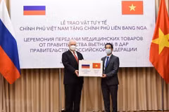 COVID-19 : masques antibactériens offerts par le Vietnam à la Russie 