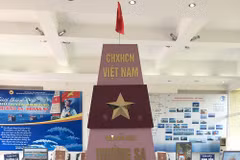 Kon Tum: Exposition de cartes et documents sur Hoàng Sa et Truong Sa du Vietnam
