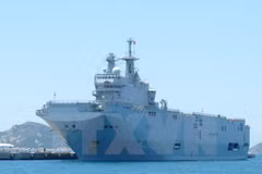 Des navires de la Marine française visitent Hô Chi Minh-Ville