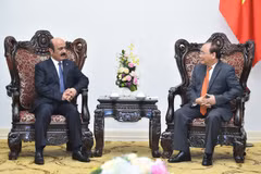 Nguyen Xuan Phuc reçoit l’ambassadeur du Qatar