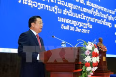 Le Vietnam partage ses expériences de gestion fiscale et douanière avec le Laos