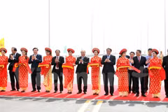 Mise en service d’un des plus longs ponts maritimes en Asie du Sud-Est à Hai Phong