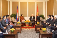 Le secrétaire général du PCV rencontre des amis cambodgiens