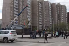 Une statue ornée d’or du Président Hô Chi Minh en Russie