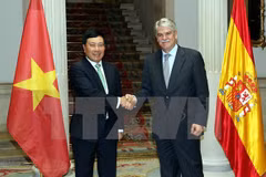 Entretien entre le vice-PM Pham Binh Minh et le ministre espagnol des AE Alfonso Dastis 