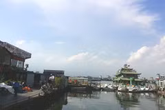 Hanoï interdit les activités commerciales sur le lac de l’Ouest