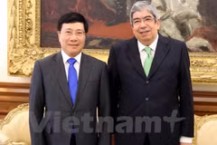 Le président de l’Assemblée de la République du Portugal reçoit le vice-PM Pham Binh Minh 