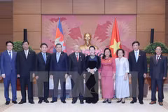 La présidente de l’AN Nguyên Thi Kim Ngân s'engage à renforcer la coopération Vietnam-Cambodge